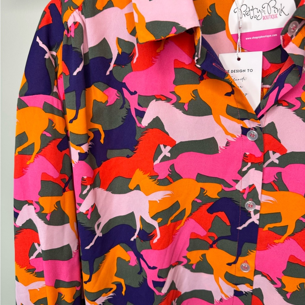 Women's Long Sleeve Button-Front Shirt Dress in Multi Horse Print - Picture 3 of 7